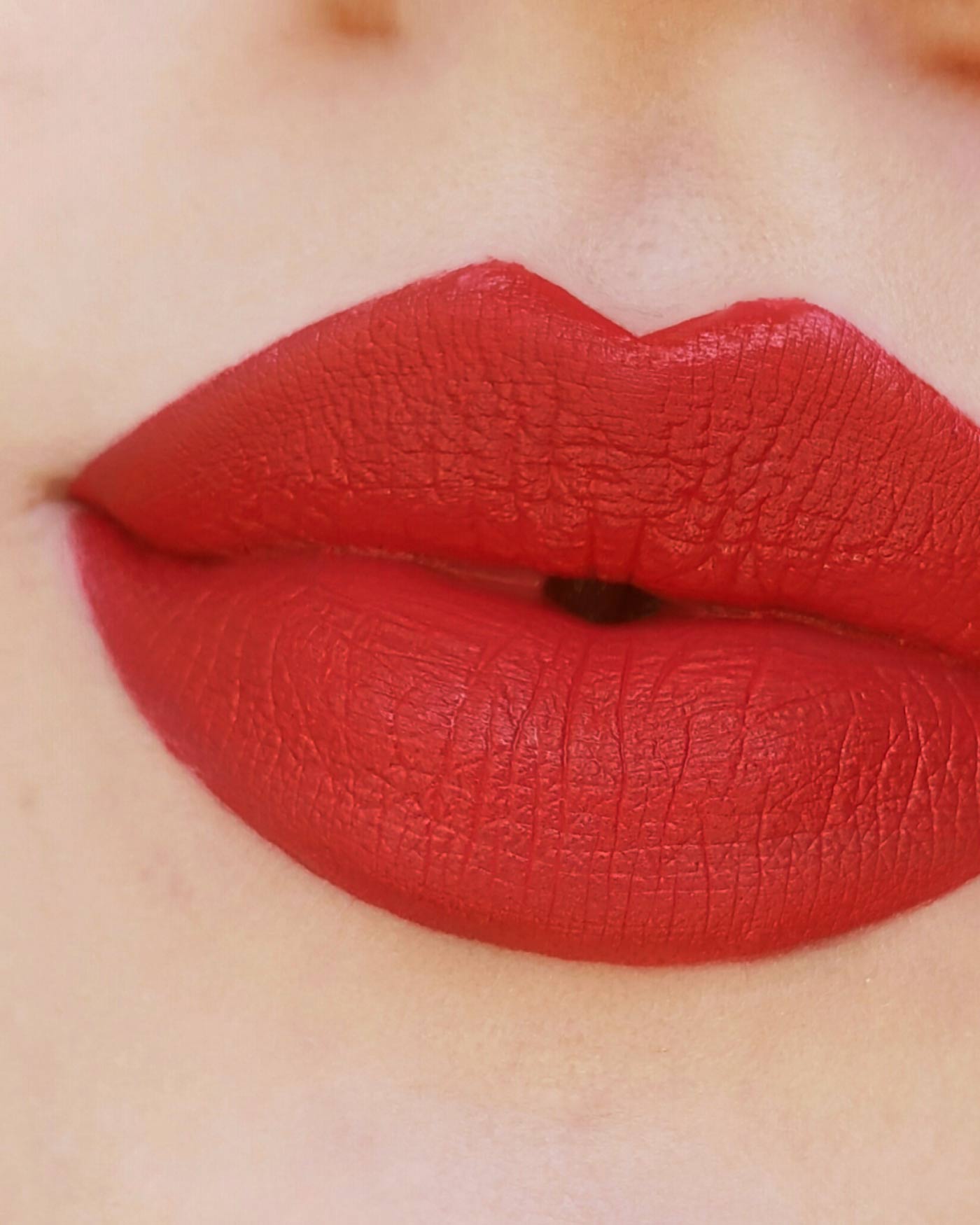 Astra Jumbo Lipstick — matitone labbra cremoso
