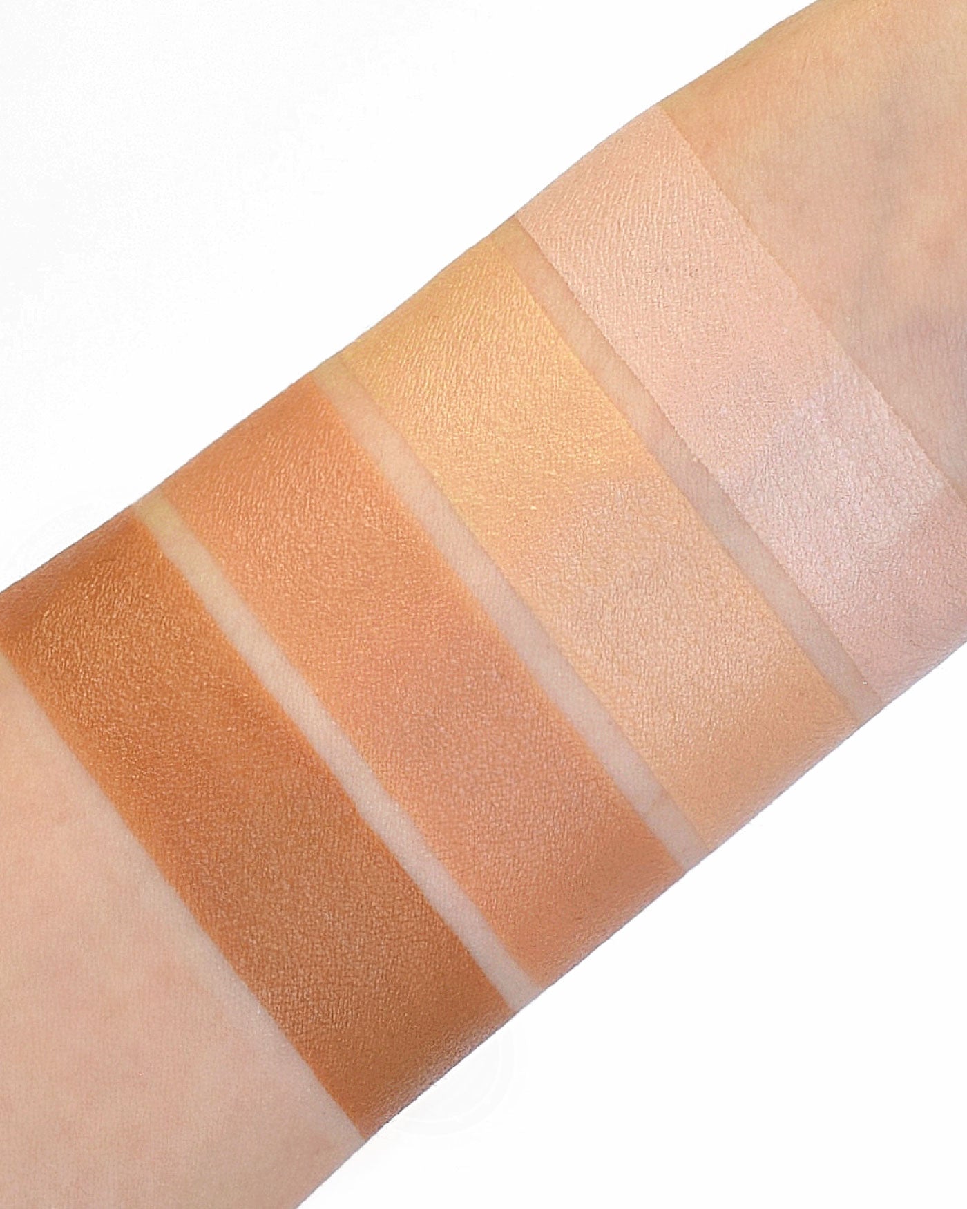 Astra Long Stay Concealer — correttore in stick cremoso