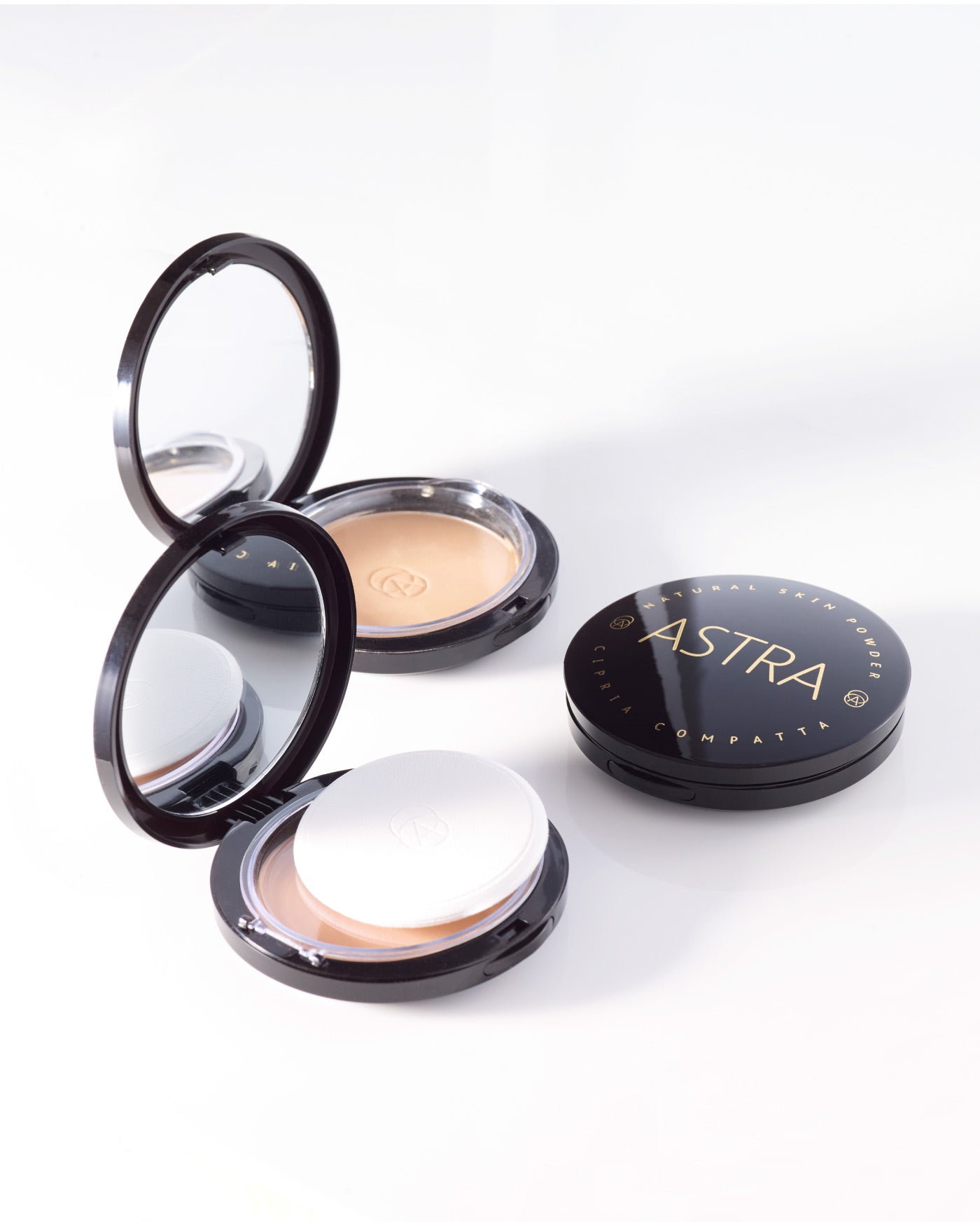 Astra Natural Skin Powder — cipria compatta effetto seta