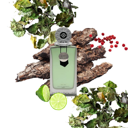 Velvet Khashab con le sue note: legni, vetiver, pepe rosa e patchouli