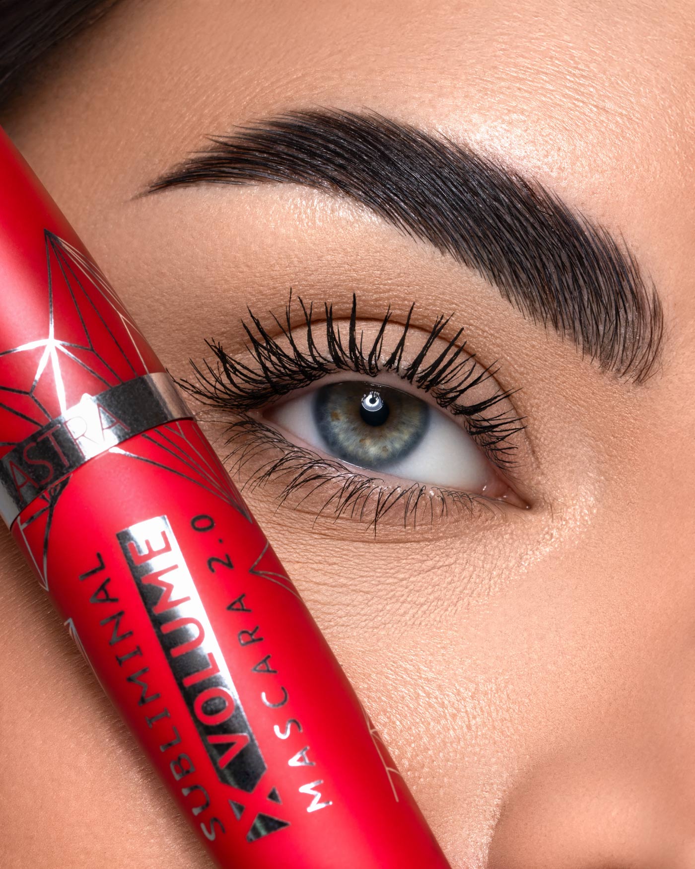 Astra Subliminal — mascara volume atomico extra-black