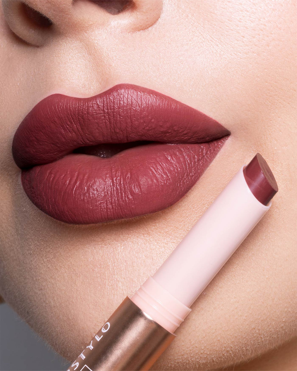 Astra Madame Lipstylo The Mat — rossetto stylo opaco