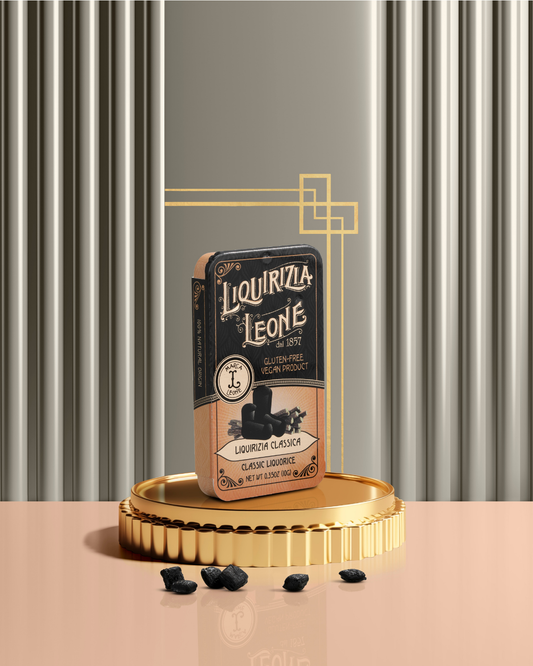 Lattina tascabile da 10 grammi di liquirizia classica Leone, scatolina nera e rame con tronchetti di liquirizia pura