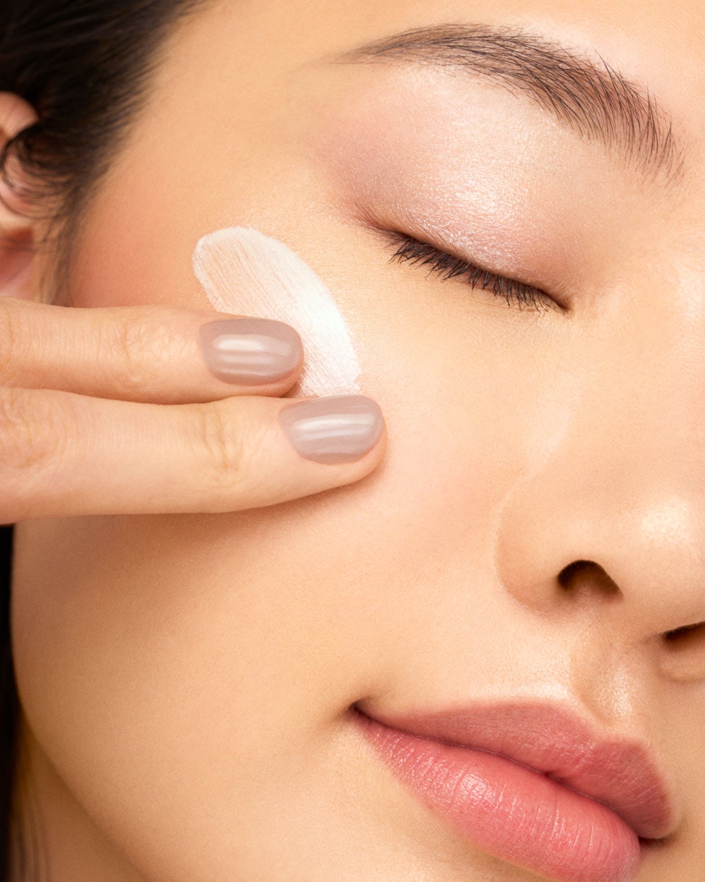 Astra Zen Routine Glowing Effect — primer viso illuminante