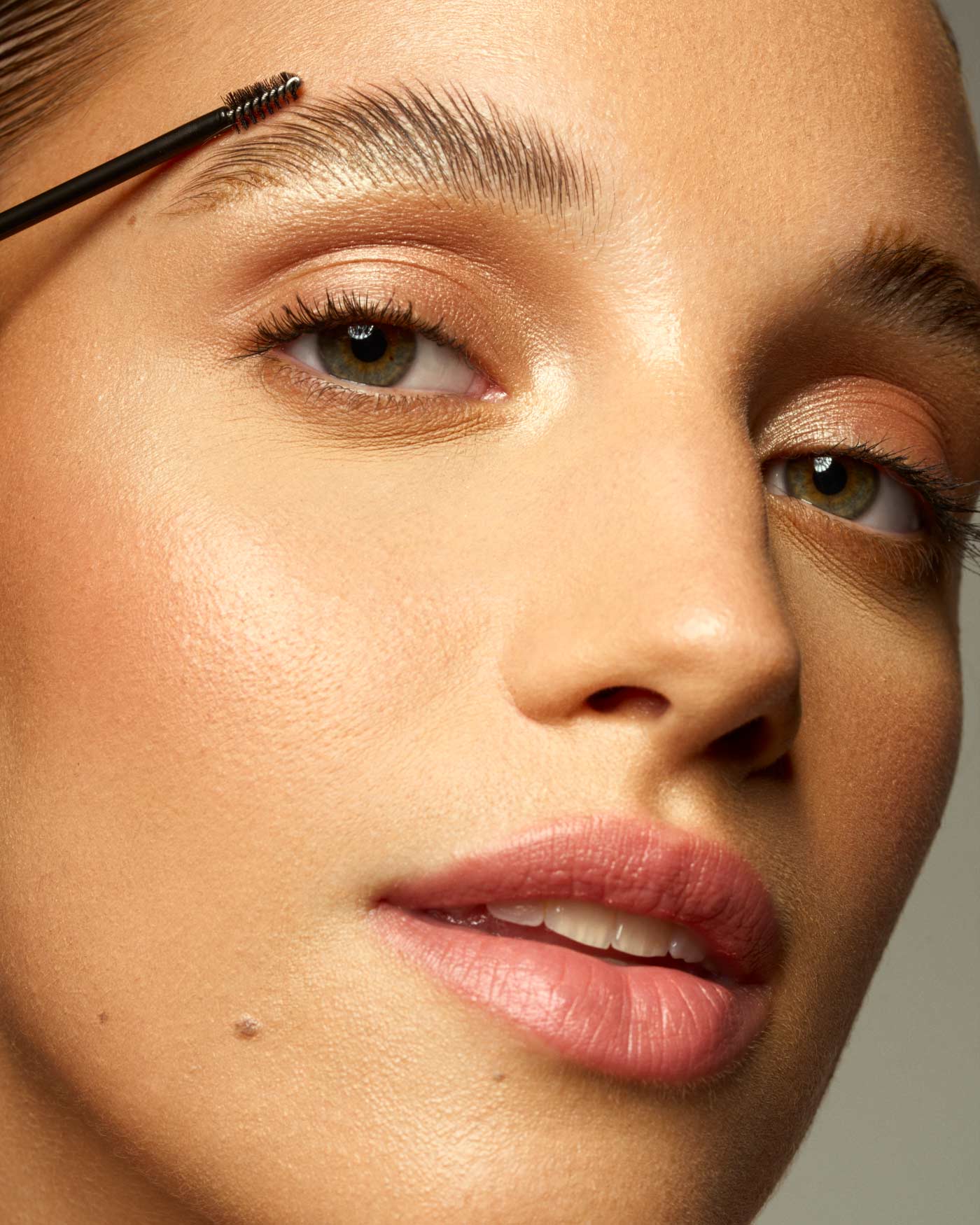 Astra Geisha Brows — mascara colorato per sopracciglia