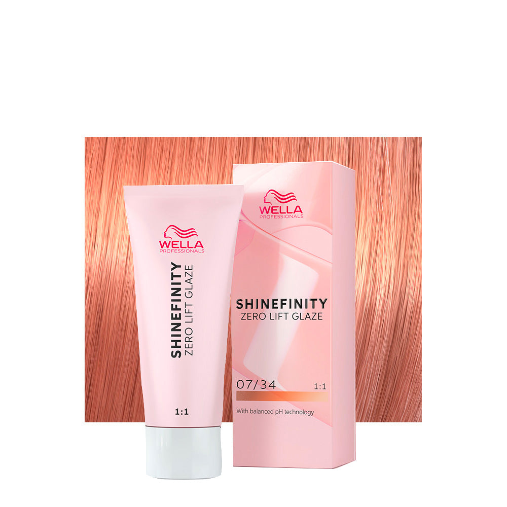 Wella Shinefinity Color Glaze 07/34 biondo medio dorato rame — tubo 60 ml e ciocca colorata