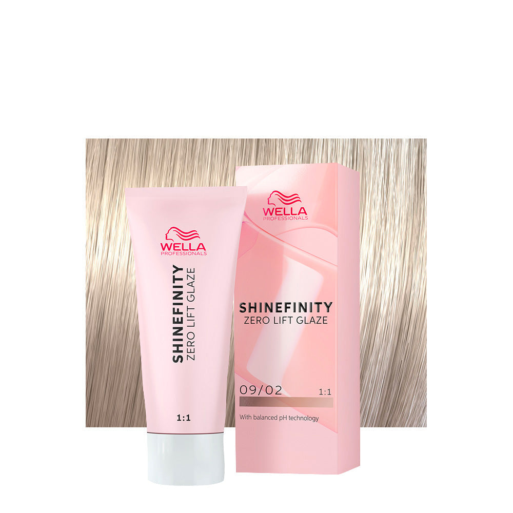 Wella Shinefinity Color Glaze 09/02 biondo chiarissimo naturale matt — tubo 60 ml e ciocca colorata