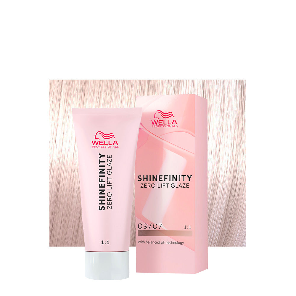 Wella Shinefinity Color Glaze 09/07 biondo chiarissimo naturale sabbia — tubo 60 ml e ciocca colorata