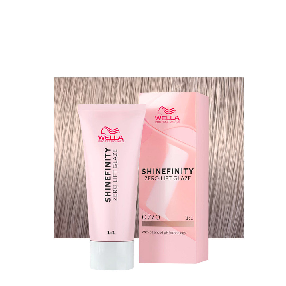 Wella Shinefinity Color Glaze 07/0 biondo medio naturale — tubo 60 ml e ciocca colorata