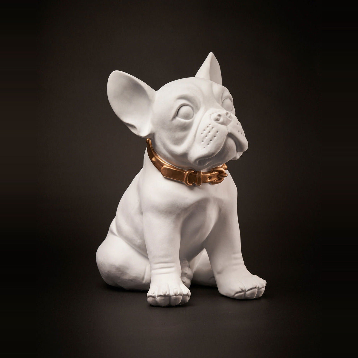 Statua bulldog francese Blogo Design Ruggiero bianca con collare oro, 25 cm