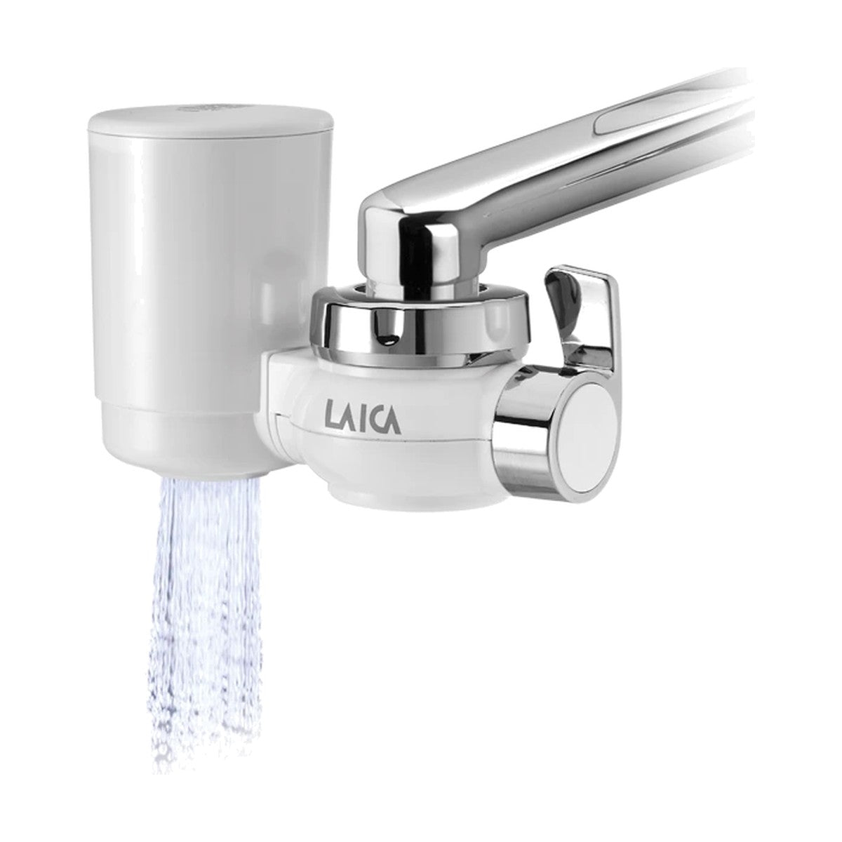 Filtro per rubinetto Laica Genova Hydrosmart+ Metal Stop montato su un rubinetto della cucina