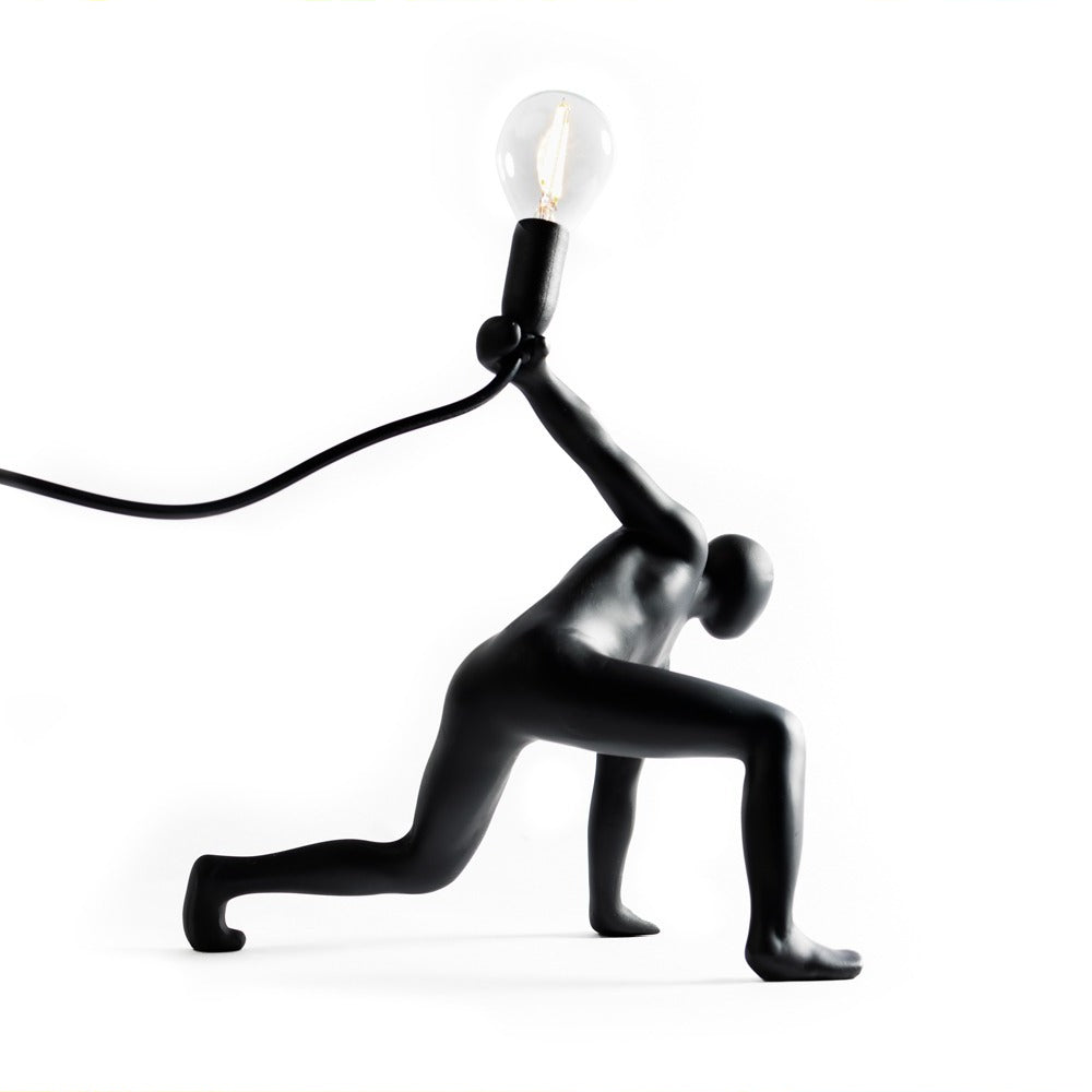 Lampada da tavolo Werkwaardig Dancer Lamp, omino che balla, di lato